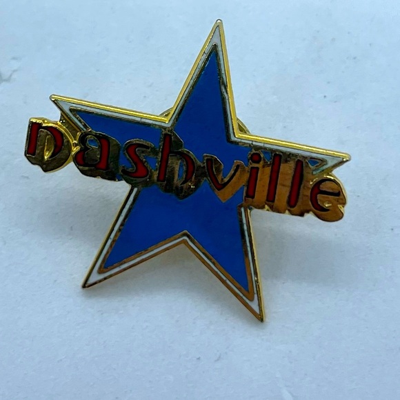 Lot of Nashville/Country Music Pins Featuring Dollywood & Conway Tweety Tour Pin - Picture 4 of 7